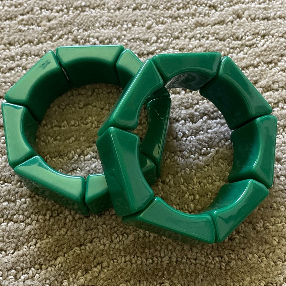 Vintage plastic bracelets. Set of 2